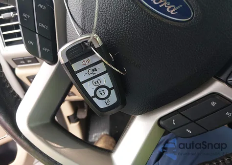 2017 Ford F-250 Lariat из США, поврежденный, VIN 1FT7W2BT4HEE80834